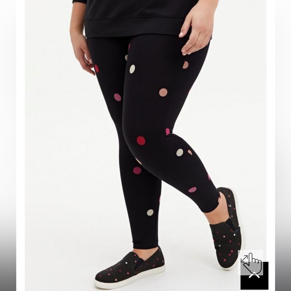 Never worn. Tags attached. Full length signature waist premium leggings.